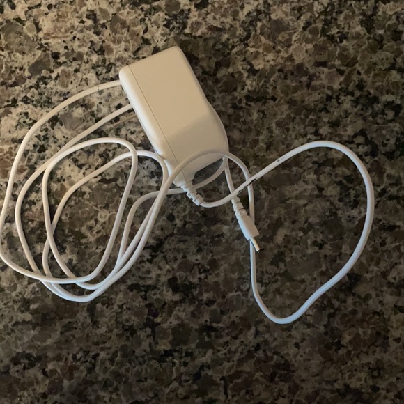 Young Living Diffuser - Picture 3 of 5